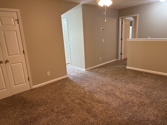 Building Photo - 7 Crossings Dr