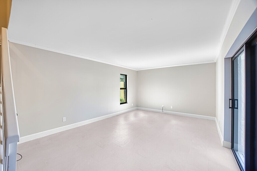 Building Photo - 17455 Overhill Dr