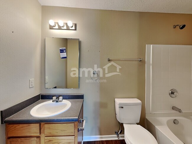 Building Photo - 10844 August Dr