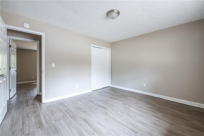 Building Photo - 467 Southern Way