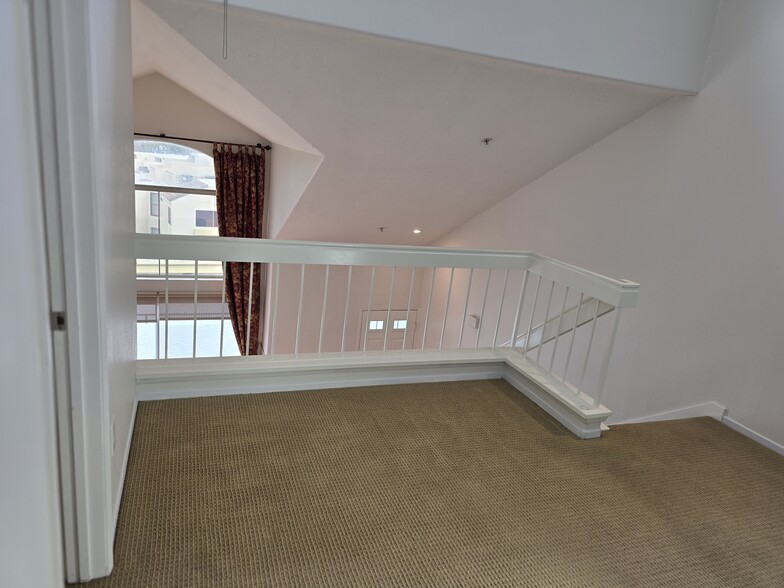 Building Photo - 13133 Le Parc
