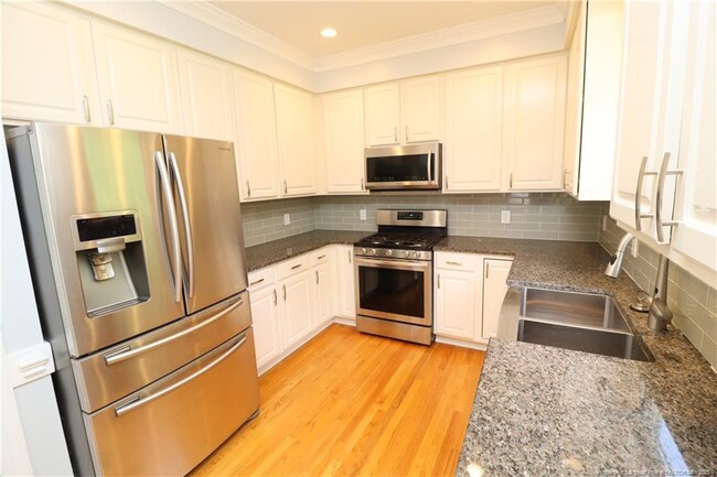 Building Photo - 203 Abbey Oak Ln