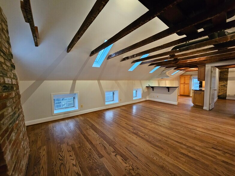 Building Photo - 718 N Stokes St