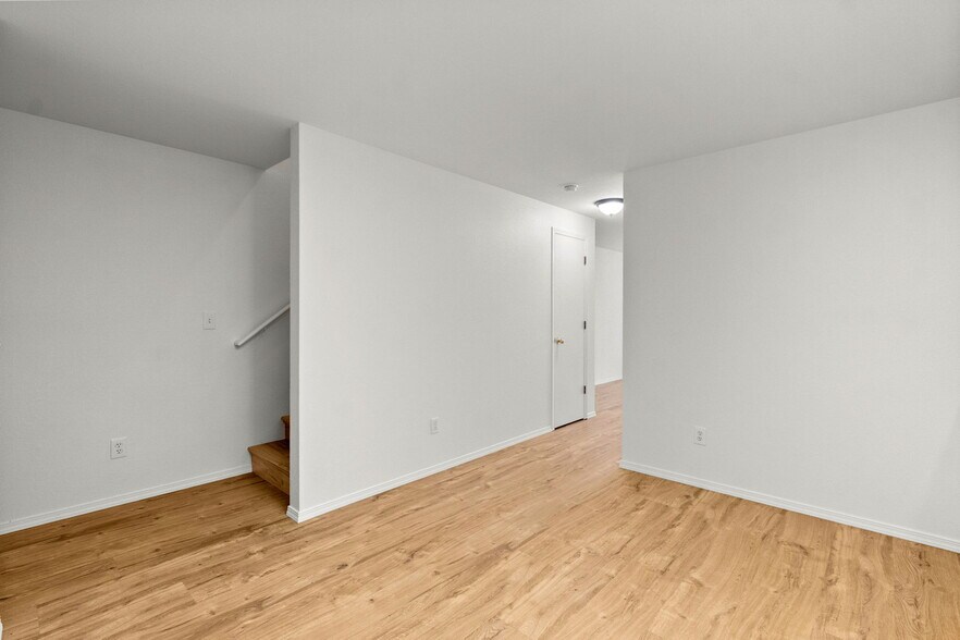 Building Photo - 1102 Irving St SW