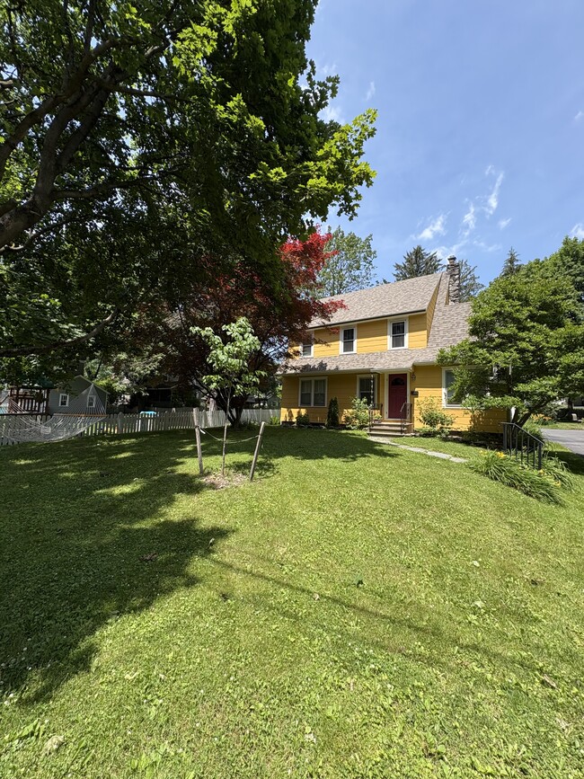 Primary Photo - 105 York Rd