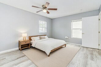 Building Photo - 2912 E Columbus Dr