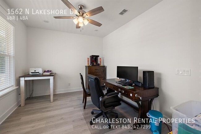 Building Photo - 1562 N Lakeshore Dr