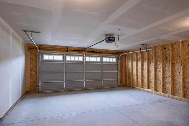 Building Photo - 925 Green Pastures Trl