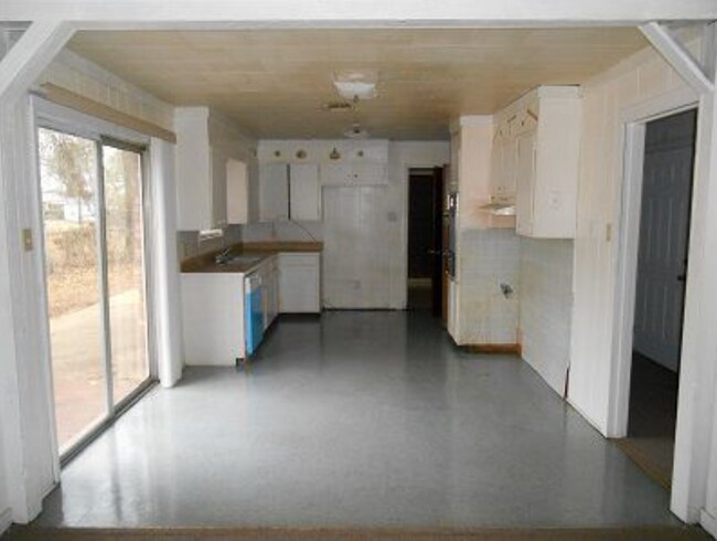 Building Photo - 105 Garden Ln