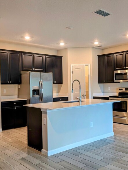 Building Photo - 10305 Alder Creek Ln