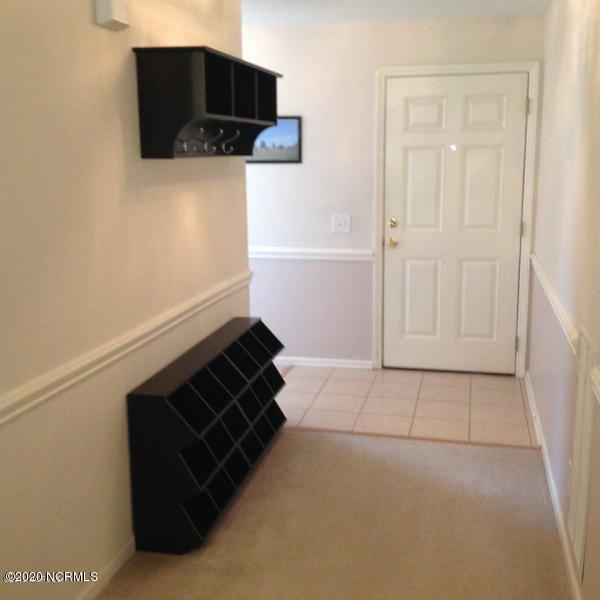 Building Photo - 2223 Locksley Woods Dr