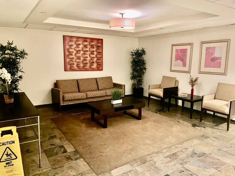 Building Photo - 4077 3rd Ave