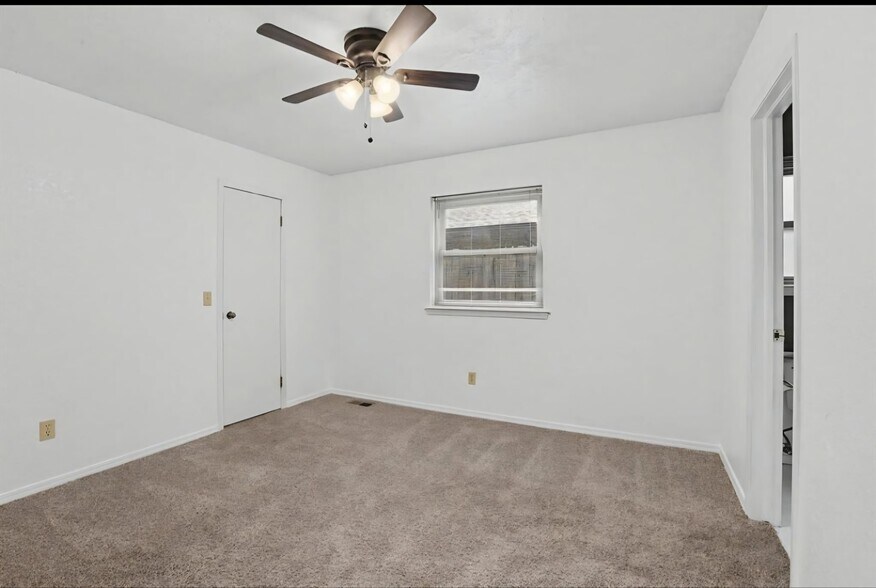 Building Photo - 2112 Bentham Pl