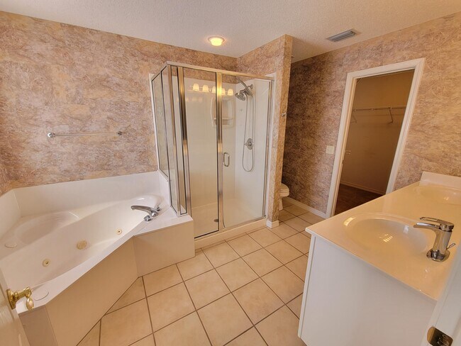 Building Photo - 2730 Creeks Edge Ln