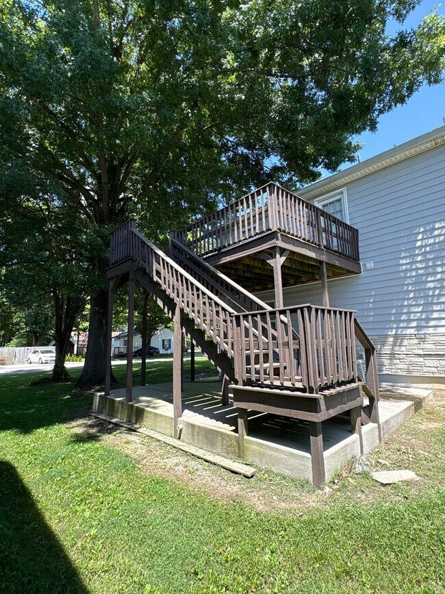 Building Photo - Beautiful 2 Bedroom Home with Spacious Bonus Room!