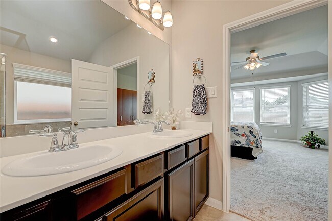 Building Photo - 3206 Dry Creek Dr