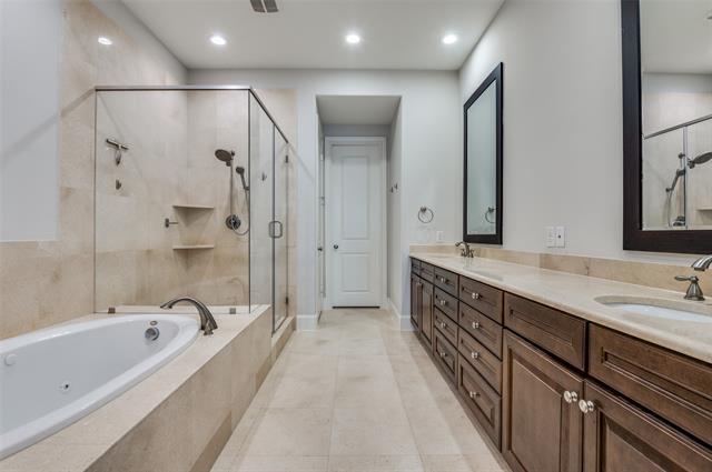 Building Photo - 2110 Helsminster Dr