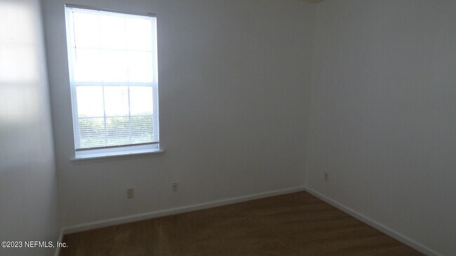 Building Photo - 12301 Kernan Forest Blvd