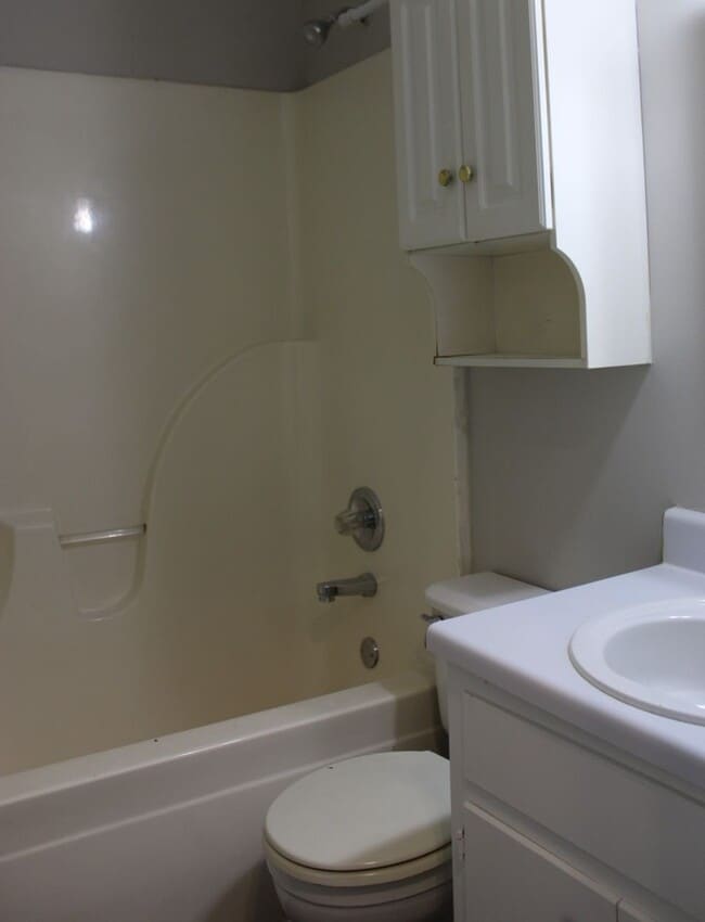 Building Photo - Millbrook Rental!!