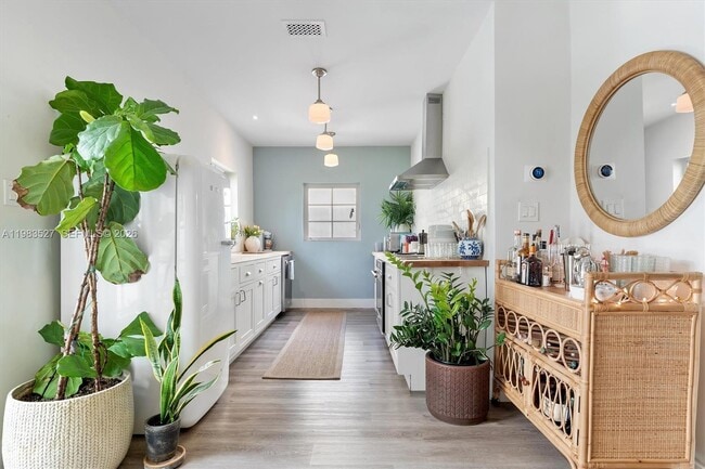 Building Photo - 1024 Lenox Ave.