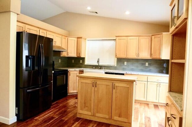 Building Photo - 1143 Grouse Dr