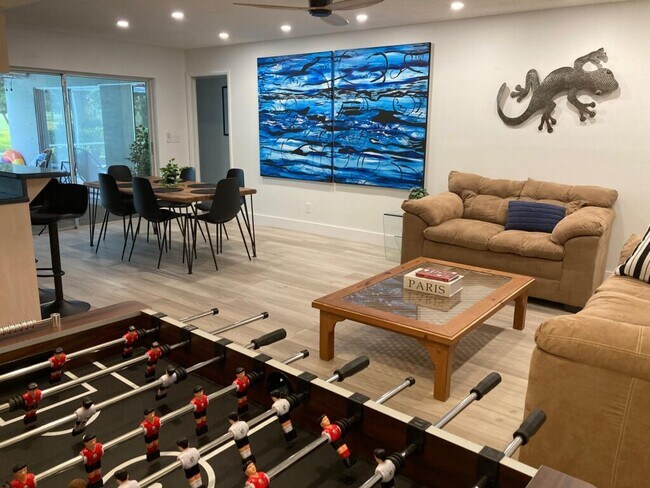 Building Photo - 2780 Landmark Dr