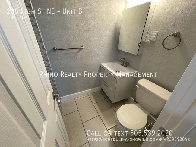 Building Photo - Welcome to Alhambra Court! 1 Bedroom, 1 Bath!