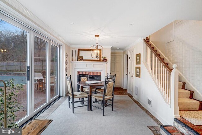 Building Photo - 7153 Main St