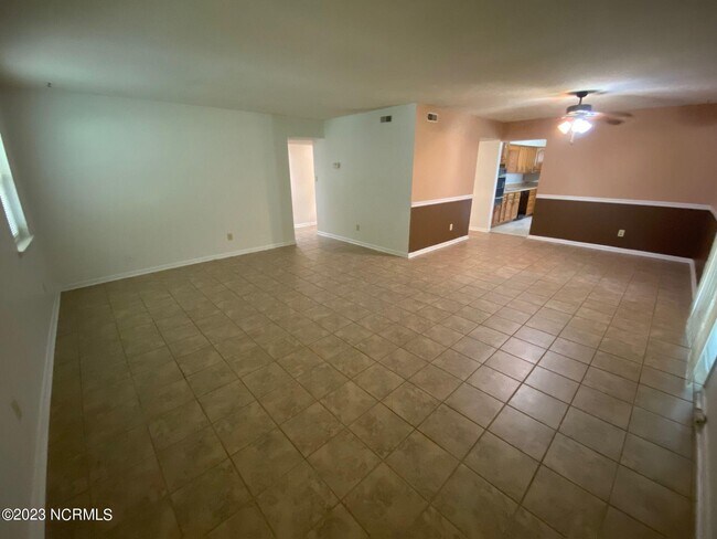 Building Photo - 110 Birch Rd