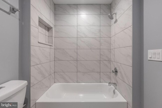 Building Photo - 1222 N Marshall St