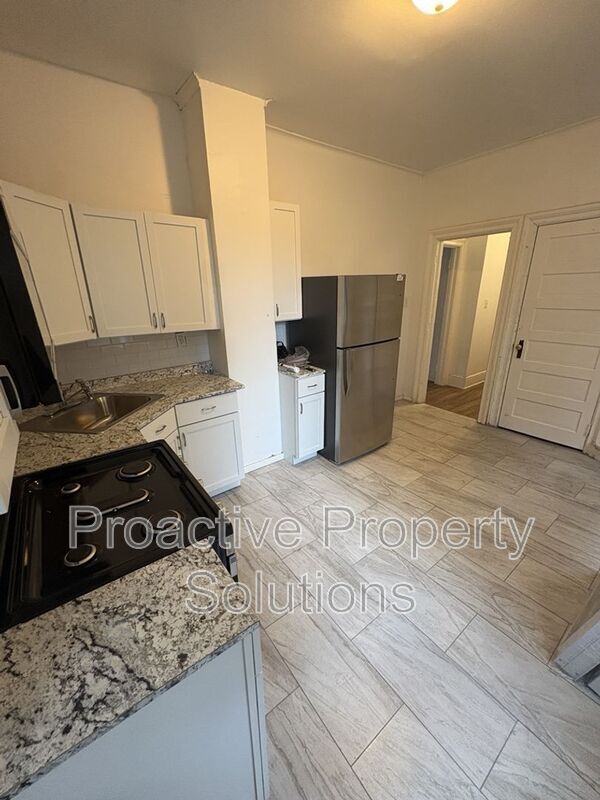 Building Photo - 415 S Main Ave