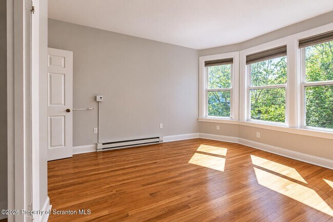 Building Photo - 601 Clay Ave