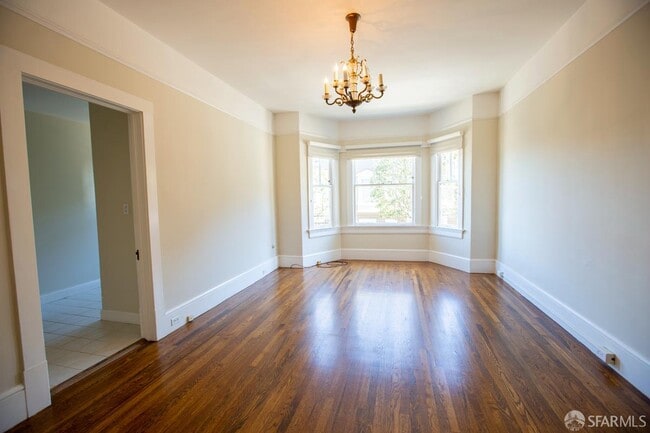 Building Photo - 2901 Scott St