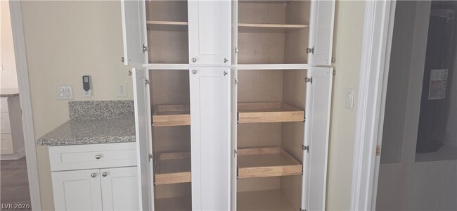 Building Photo - 840 Elderberry St