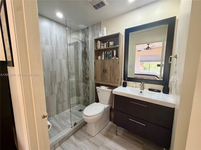 Building Photo - 1012 Coral Club Dr