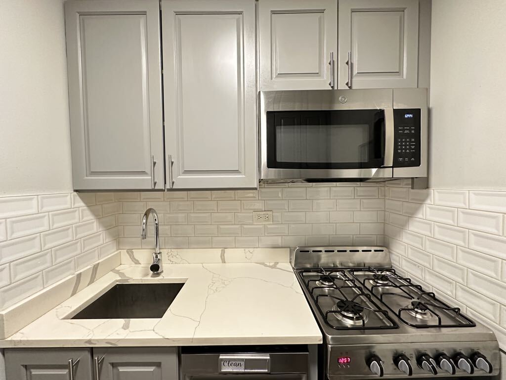 Building Photo - 508 W Belmont Ave