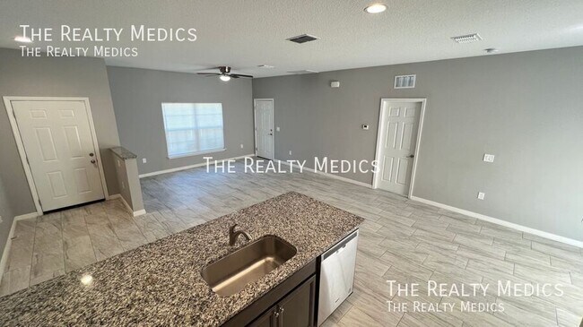 Building Photo - 1750 Loquat Ct NW