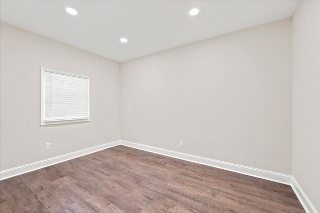 Building Photo - 1605 Brintons Bridge Rd