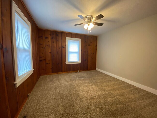 Building Photo - 2 Bed 1 Bath in the Delaware Area