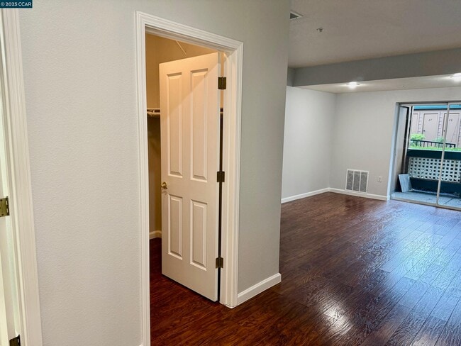 Building Photo - 216 Stone Pine Ln