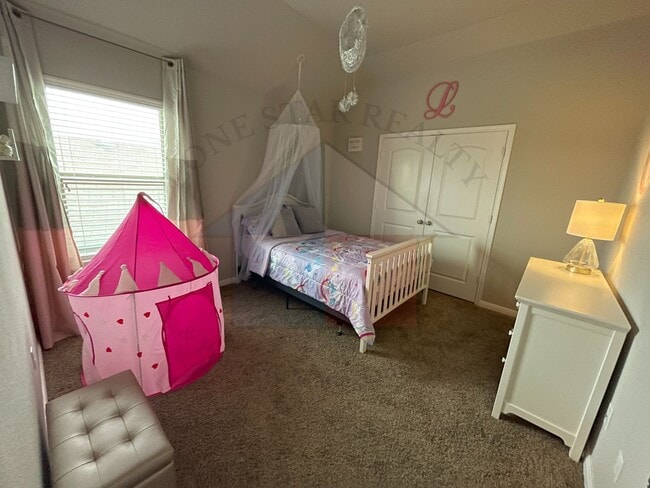 Building Photo - 1627 Neff Dr