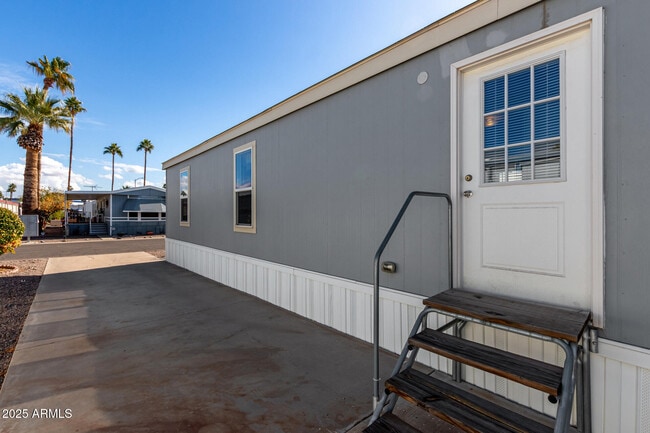 Building Photo - 2650 W Union Hills Dr