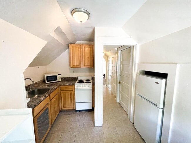Building Photo - 207 Kelvin Pl