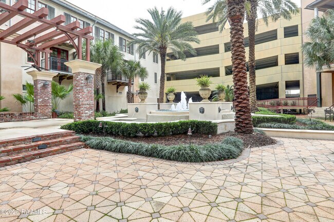 Building Photo - 605 Silverstone Rd