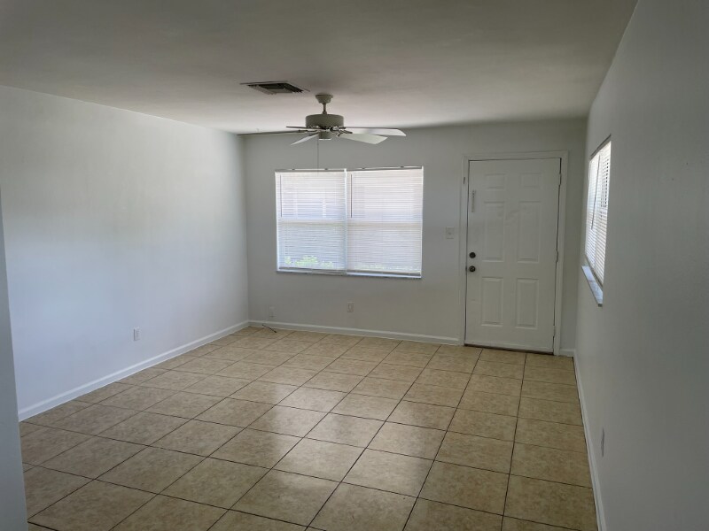 Building Photo - 623 92nd Ave N