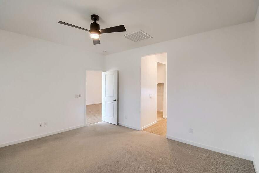 Building Photo - 13286 N 144th Dr