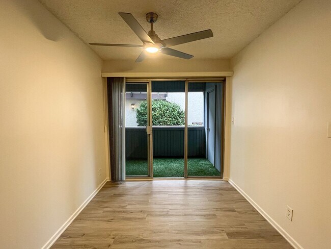 Interior Photo - 4251 Duquesne Ave