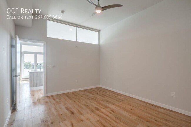 Building Photo - 412 S 13th St