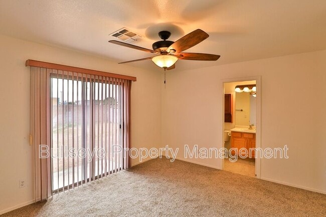 Building Photo - 1697 N La Fresa Dr