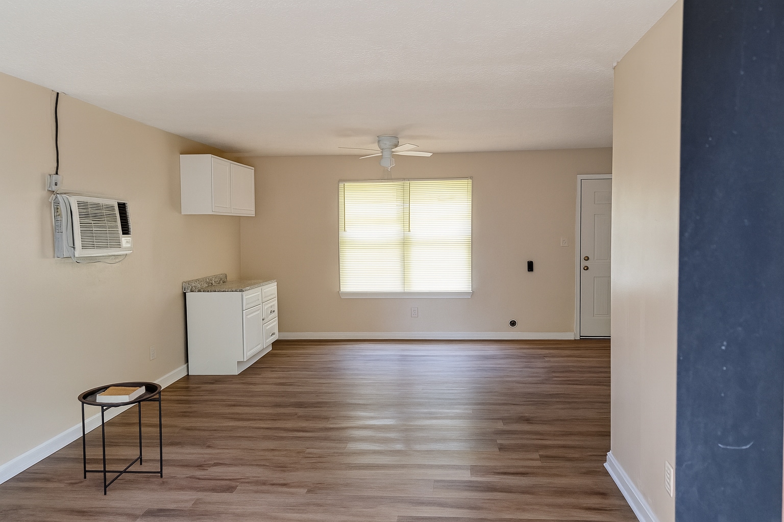 Building Photo - 2865 Walmar Dr